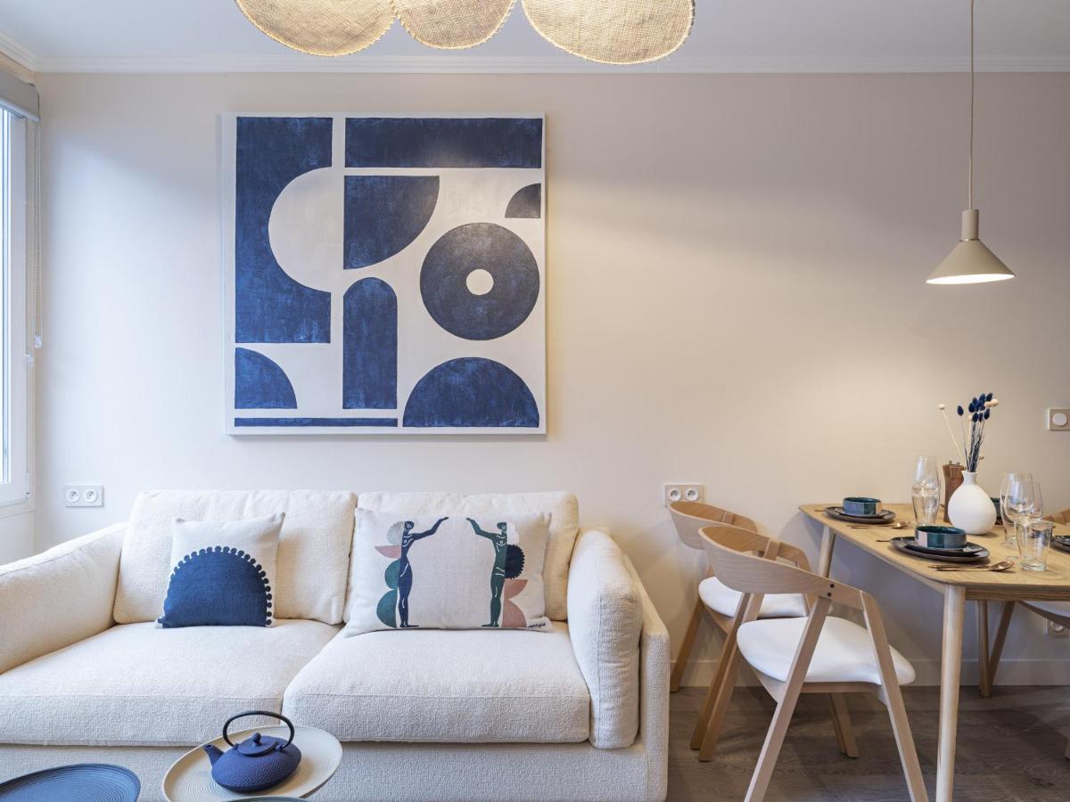 The Blue Suite On Champs Elysees Avenue Paris Exterior foto