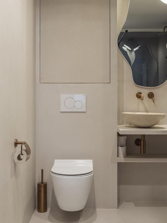 The Blue Suite On Champs Elysees Avenue Paris Exterior foto