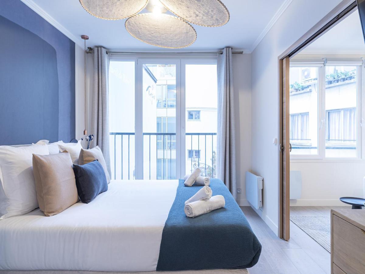 The Blue Suite On Champs Elysees Avenue Paris Exterior foto