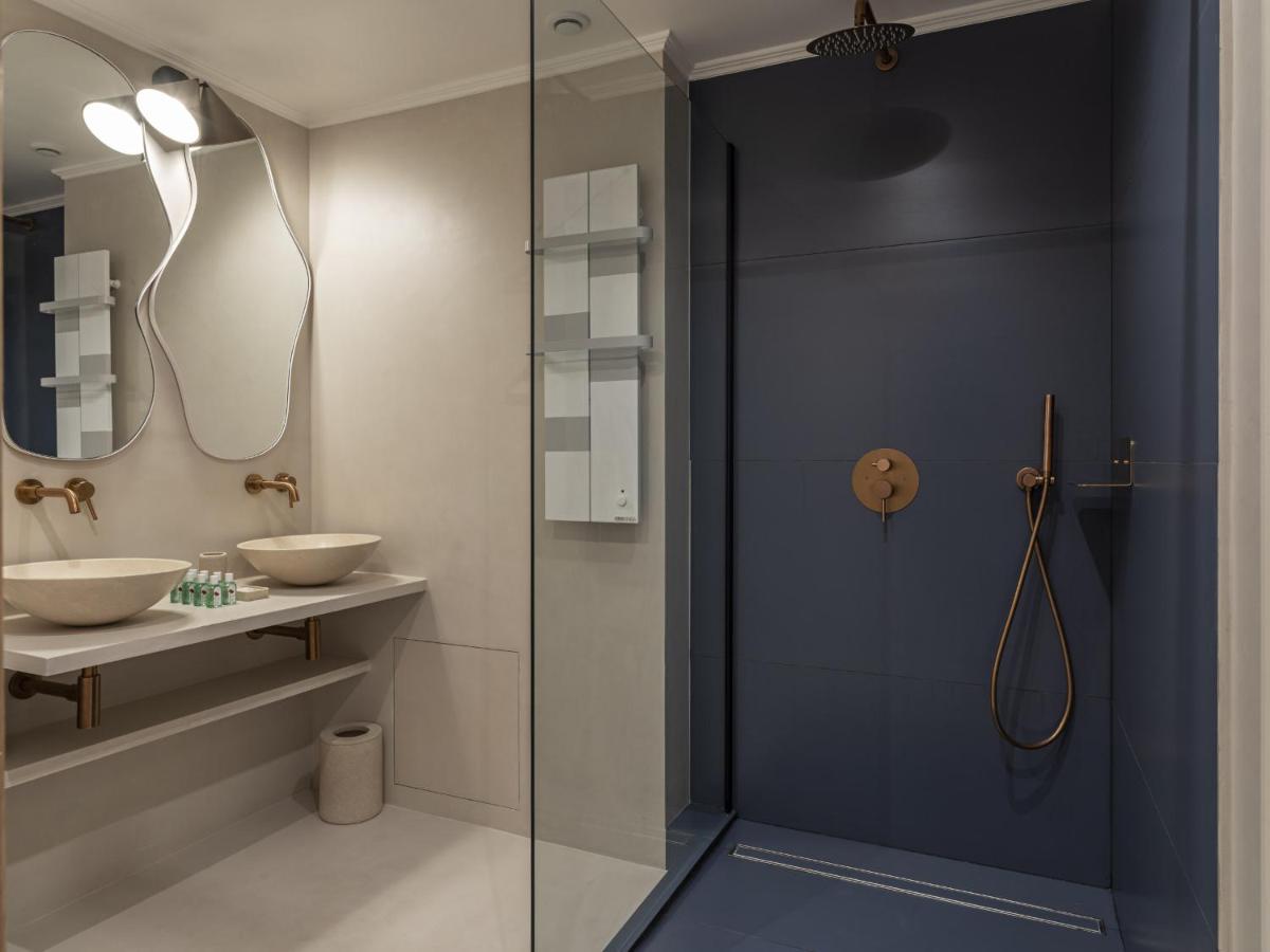 The Blue Suite On Champs Elysees Avenue Paris Exterior foto