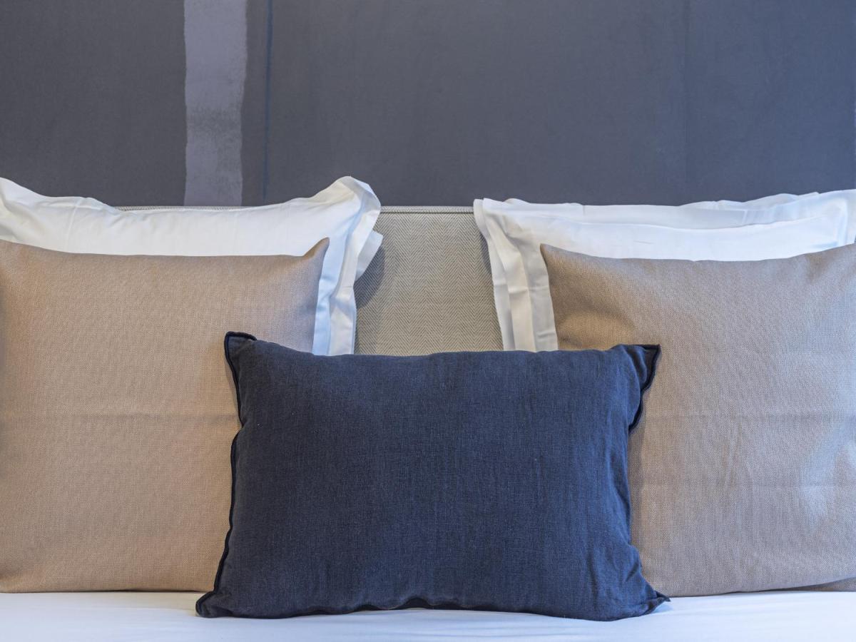 The Blue Suite On Champs Elysees Avenue Paris Exterior foto